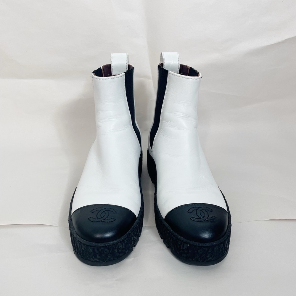 CHANEL Calfskin Cap Toe CC Turn lock Ankle Boots - Picture 2 of 10
